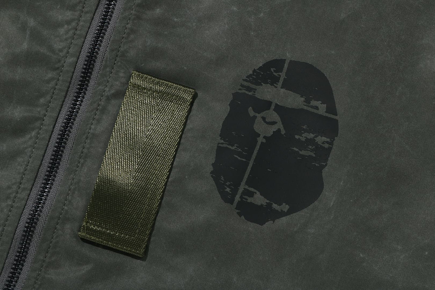 BAPE 多功能補丁轟炸機外套