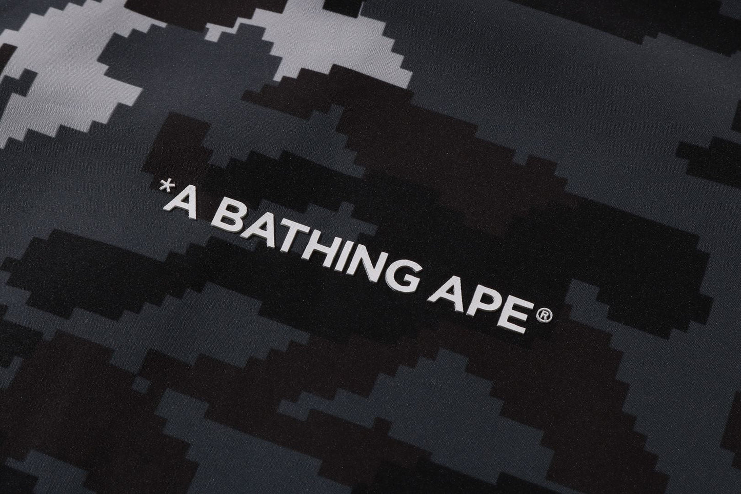 BAPE MULTI PIXEL CAMO 連帽外套