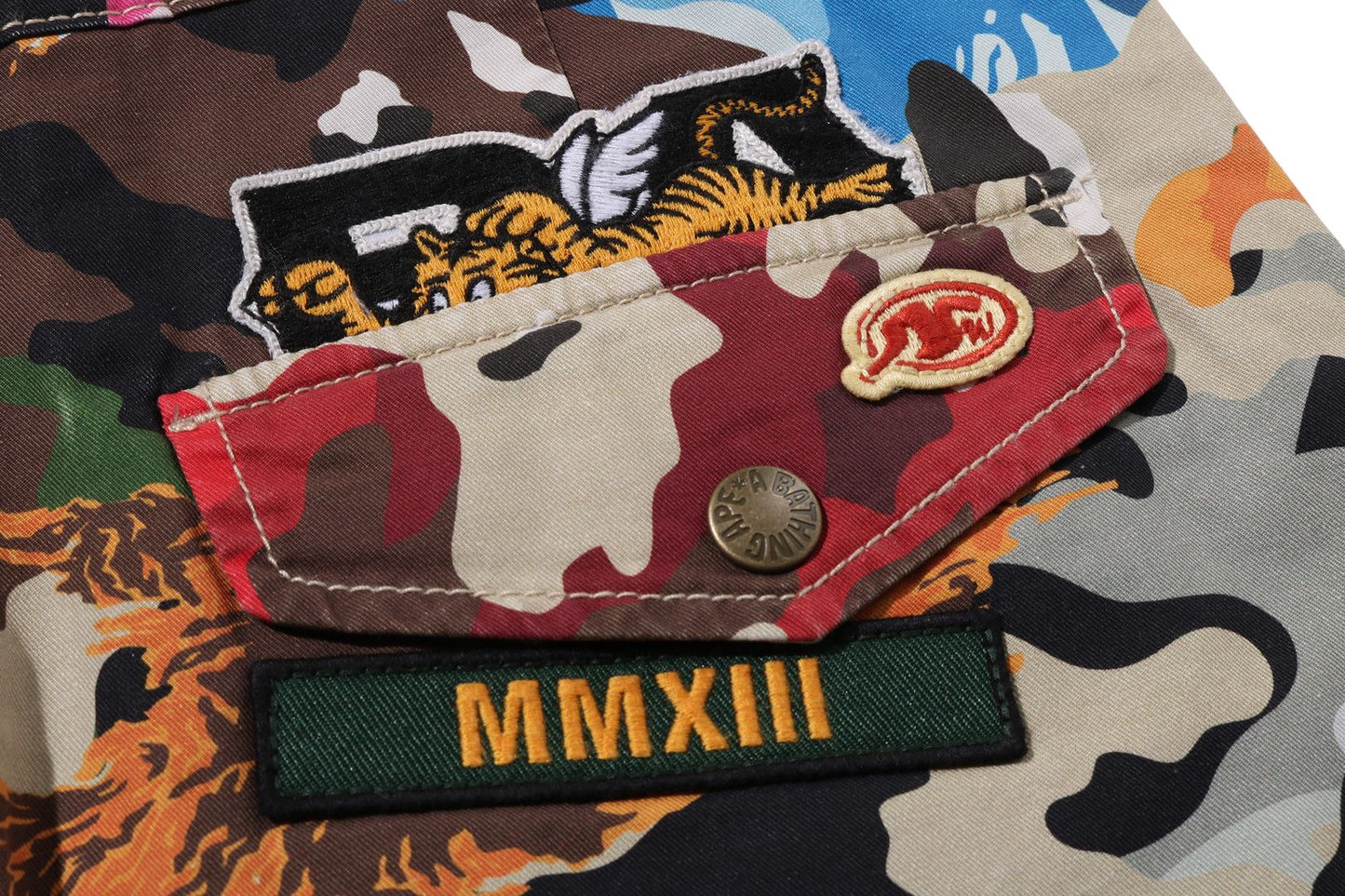 BAPE HYBRID CAMO 多標誌裙