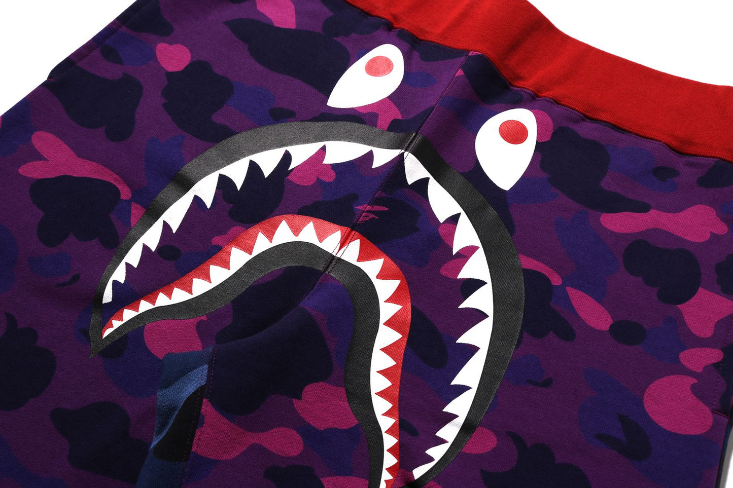 BAPE 瘋狂迷彩鯊魚運動短褲