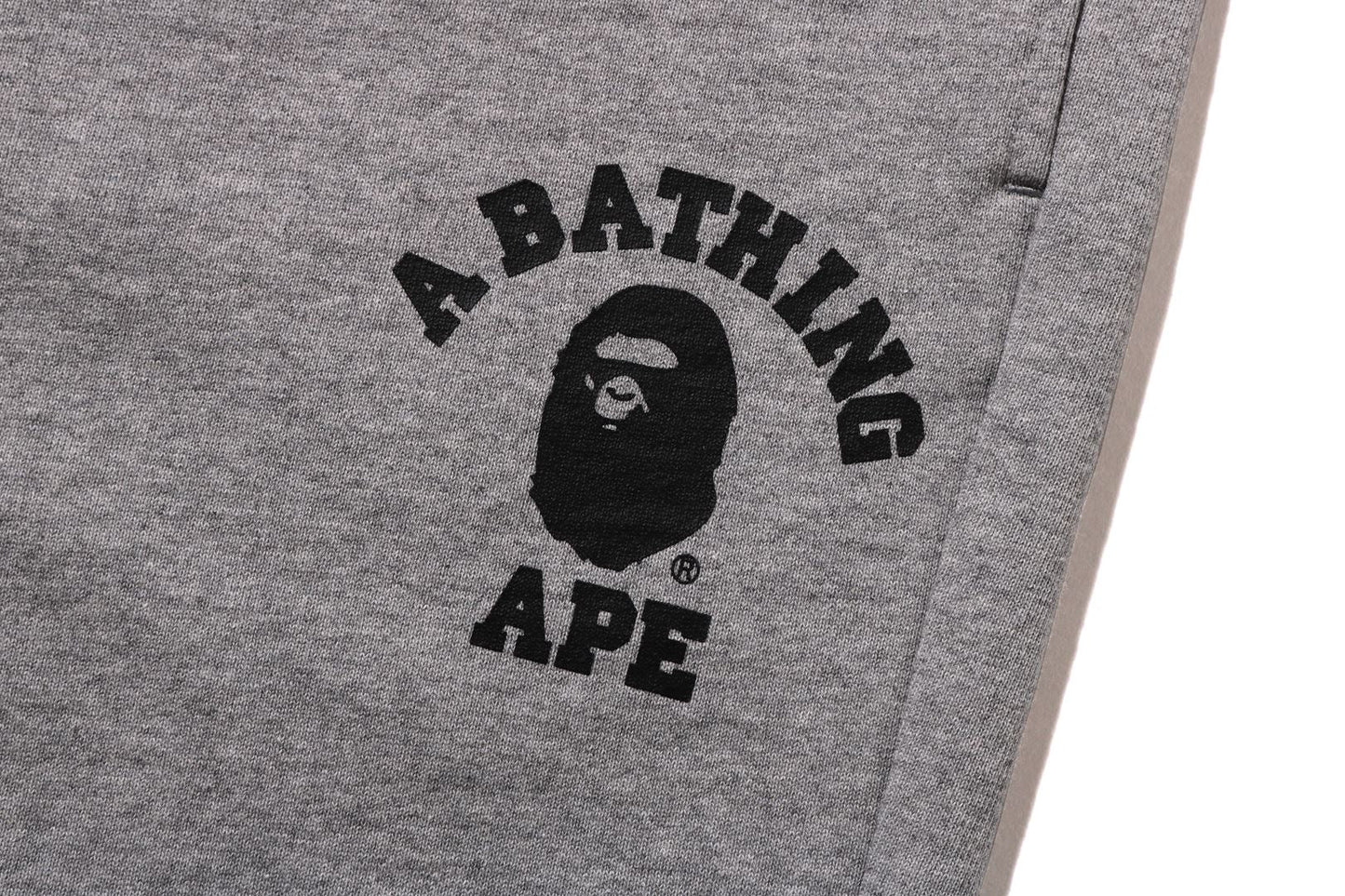 BAPE 大學風格運動短褲