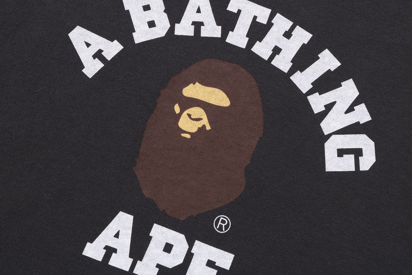 BAPE 大學休閒版型圓領運動衫