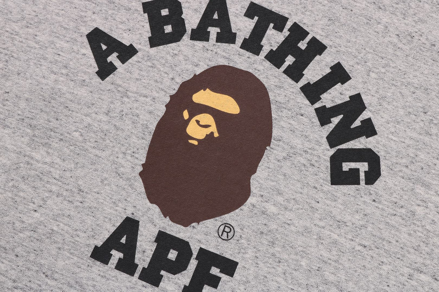 BAPE 大學休閒版型圓領運動衫