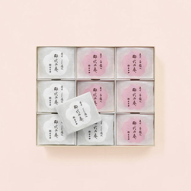 虎屋最中餅 18個入(紅白)