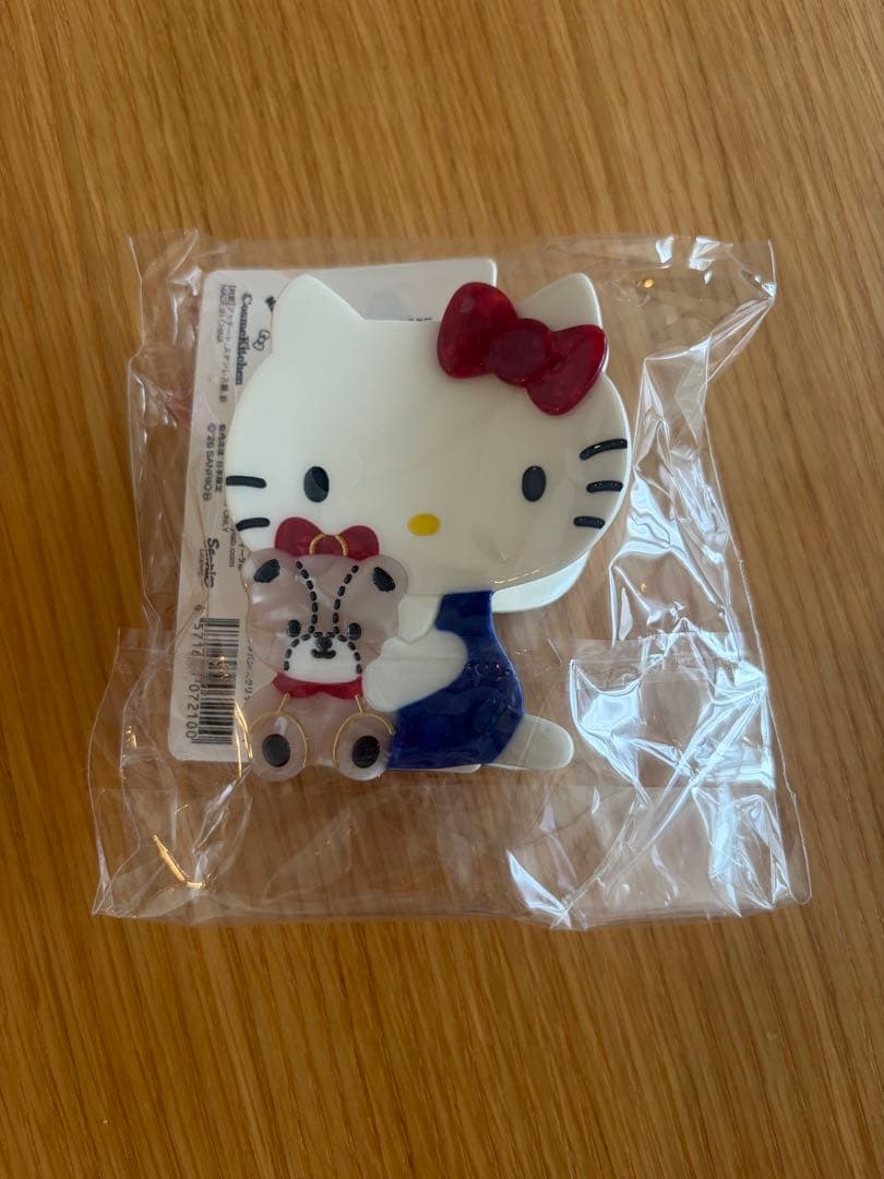 日本代購|CosmeKitchen 哈囉凱蒂 髮夾 - ×哈囉凱蒂 髮夾|Mercari