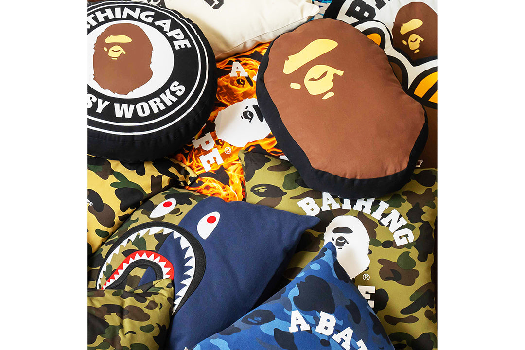 BAPE 1ST CAMO SHARK 方形抱枕