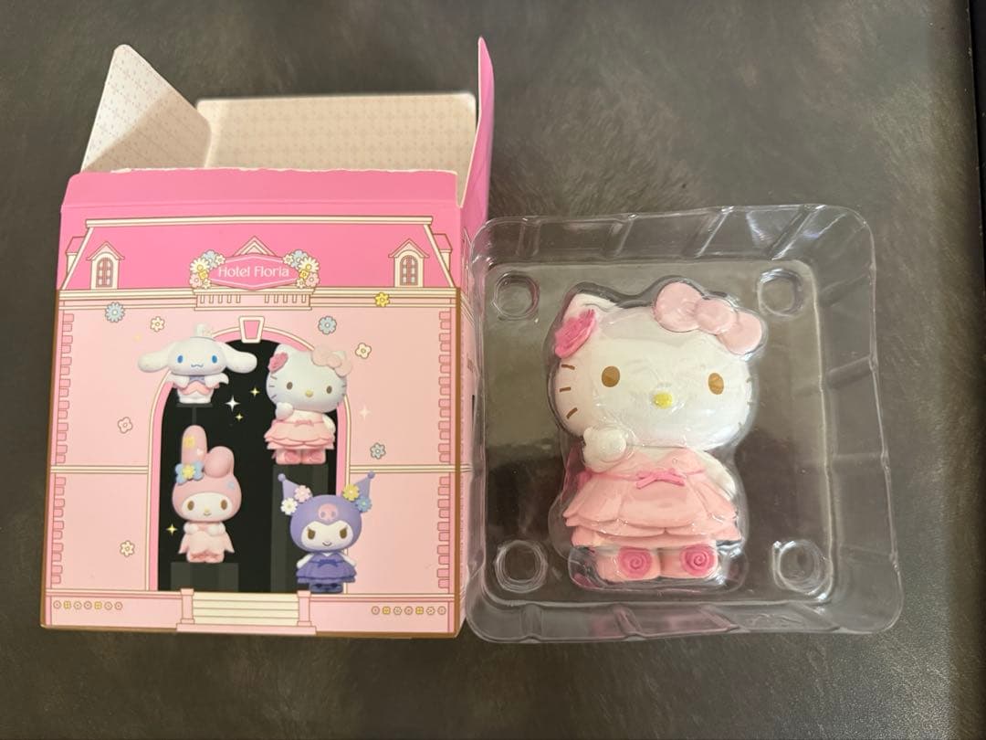 日本代購|哈囉凱蒂 哈囉凱蒂 公仔 - Hotel Floria|Mercari