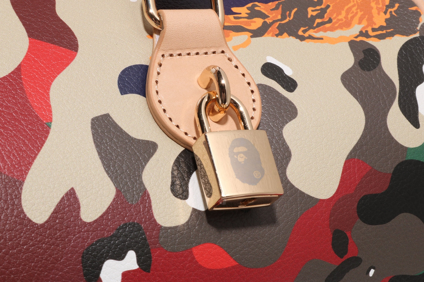 BAPE HYBRID CAMO 中型波士頓包