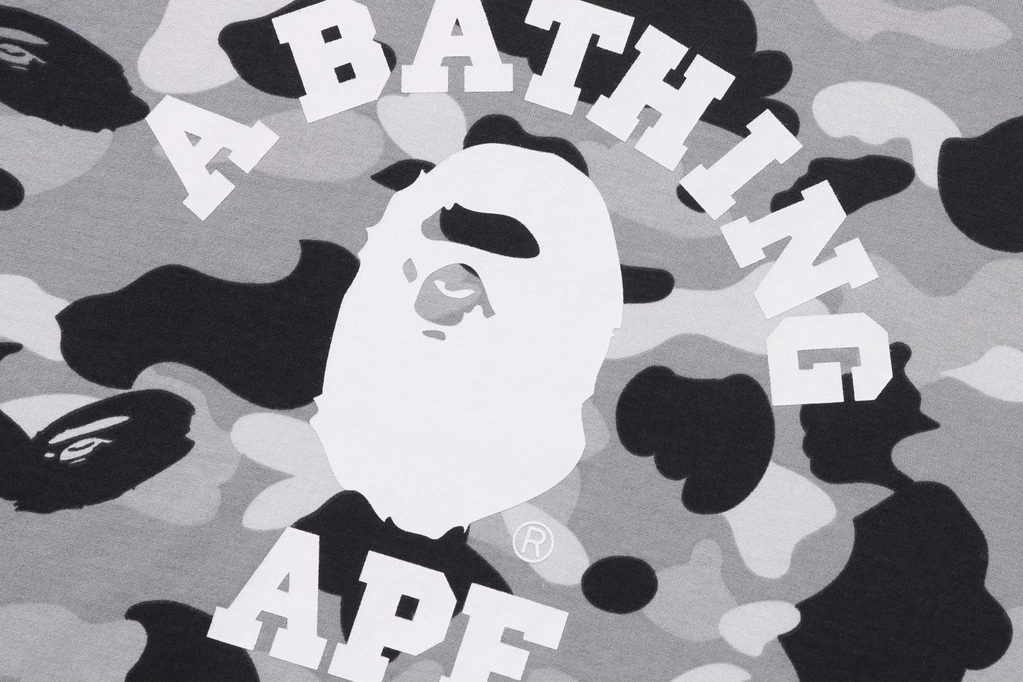 BAPE 1ST CAMO 大學T恤