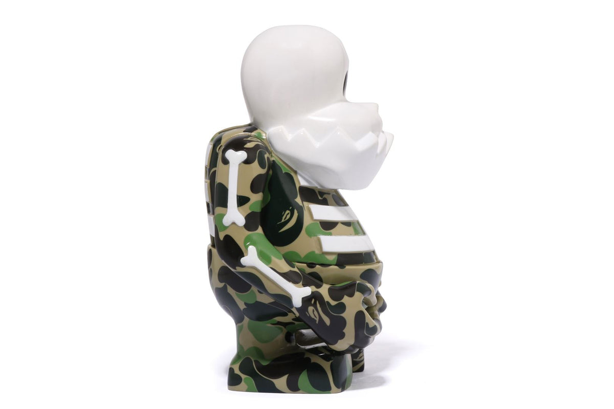 BAPE BOUNTY HUNTER ABC CAMO SKULL-KUN FIGURE