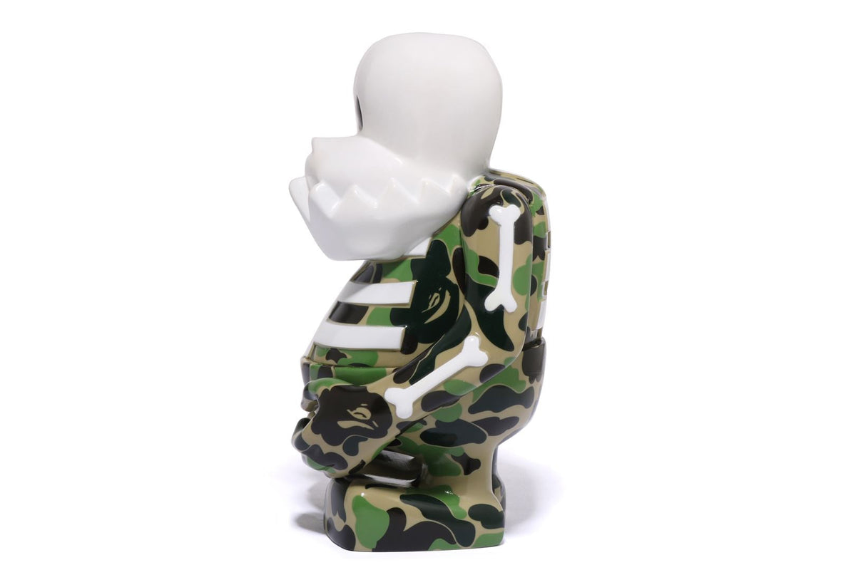 BAPE BOUNTY HUNTER ABC CAMO SKULL-KUN FIGURE