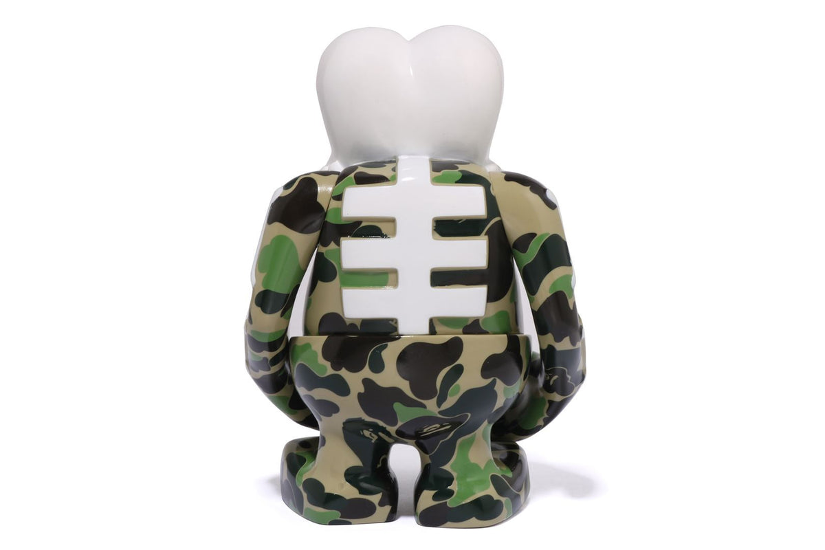 BAPE BOUNTY HUNTER ABC CAMO SKULL-KUN FIGURE