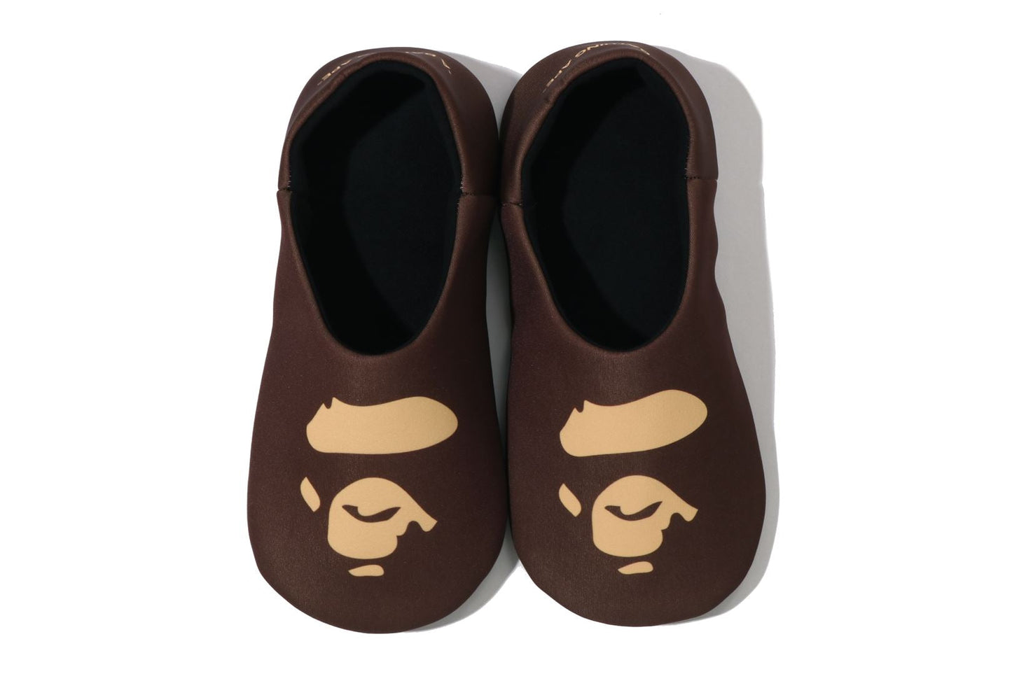 BAPE APE HEAD 拖鞋與收納袋旅行組合