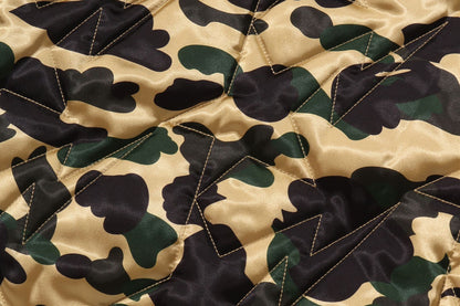 BAPE 1ST CAMO 雙面可穿的 STA 鋪棉紀念夾克