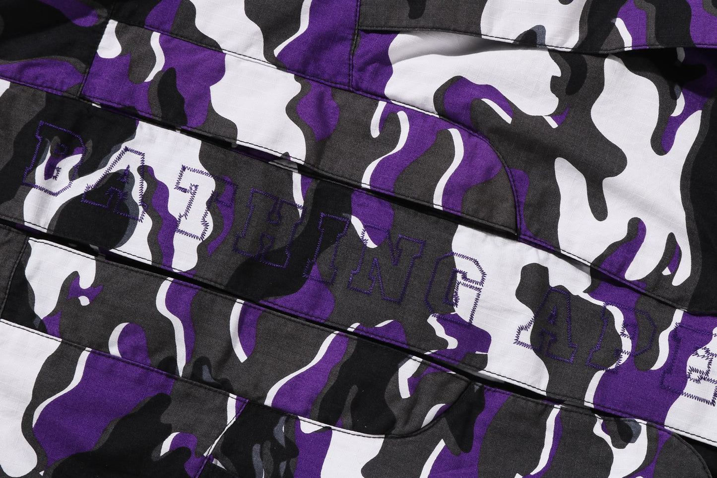 BAPE GLITCH WOODLAND CAMO 短款滑雪夾克