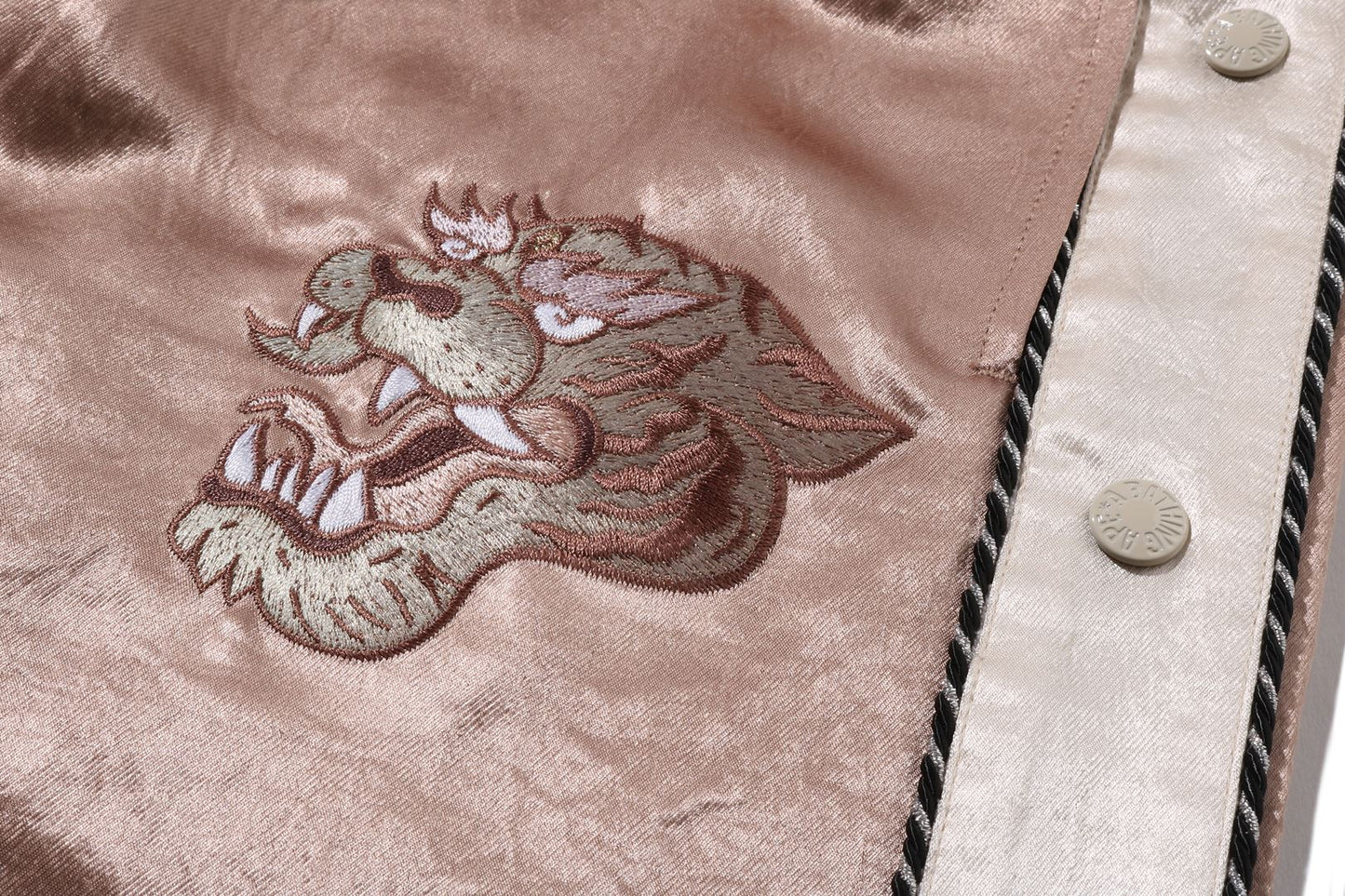 BAPE 多標誌紀念褲
