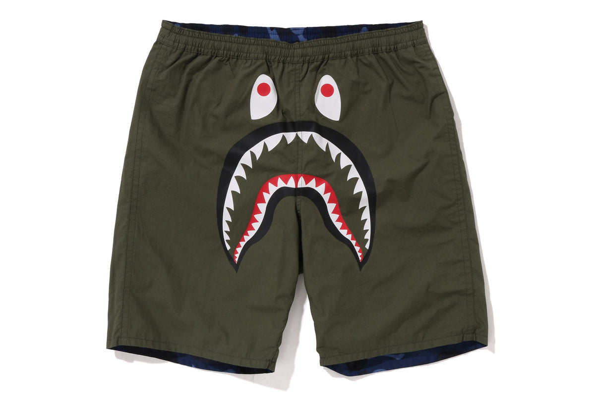 BAPE COLOR CAMO SHARK 可翻轉短褲