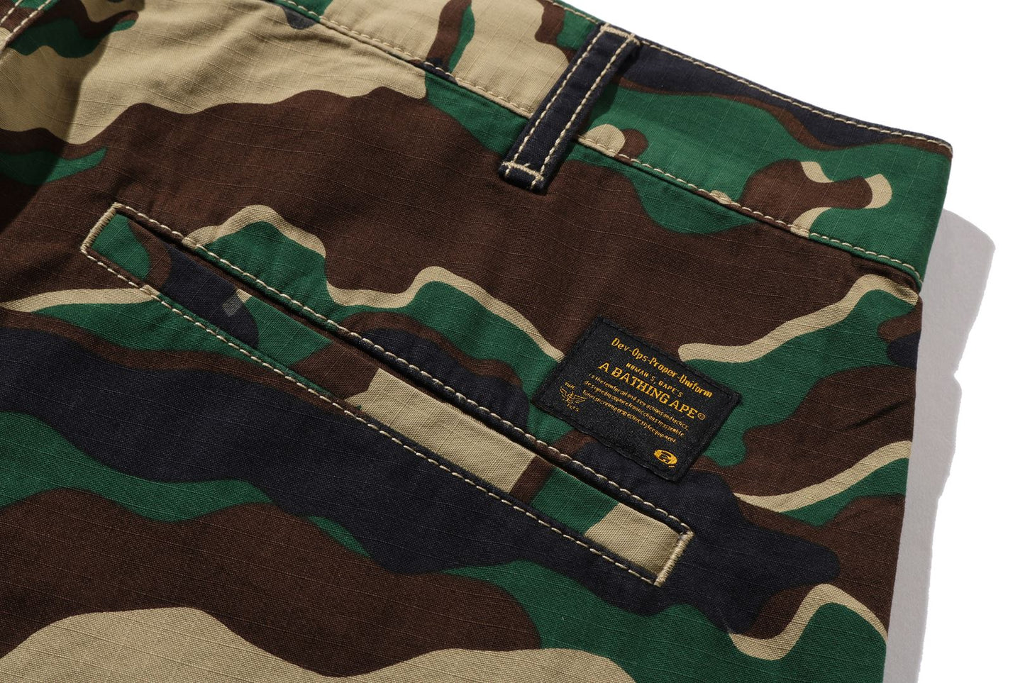BAPE GLITCH WOODLAND CAMO 短褲