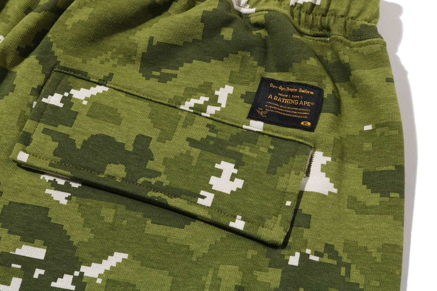 BAPE MULTI PIXEL CAMO BAPE STA LOGO 寬鬆版迷彩短褲