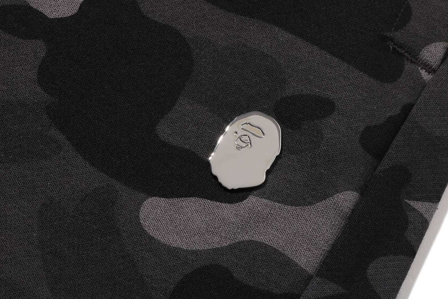 BAPE 彩色迷彩金屬猿頭鬆身短褲