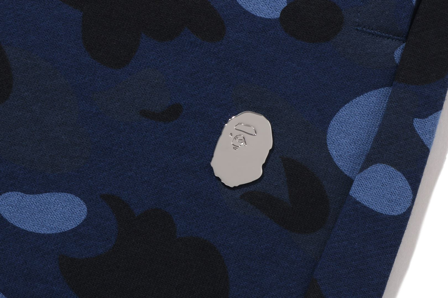 BAPE 彩色迷彩金屬猿頭鬆身短褲