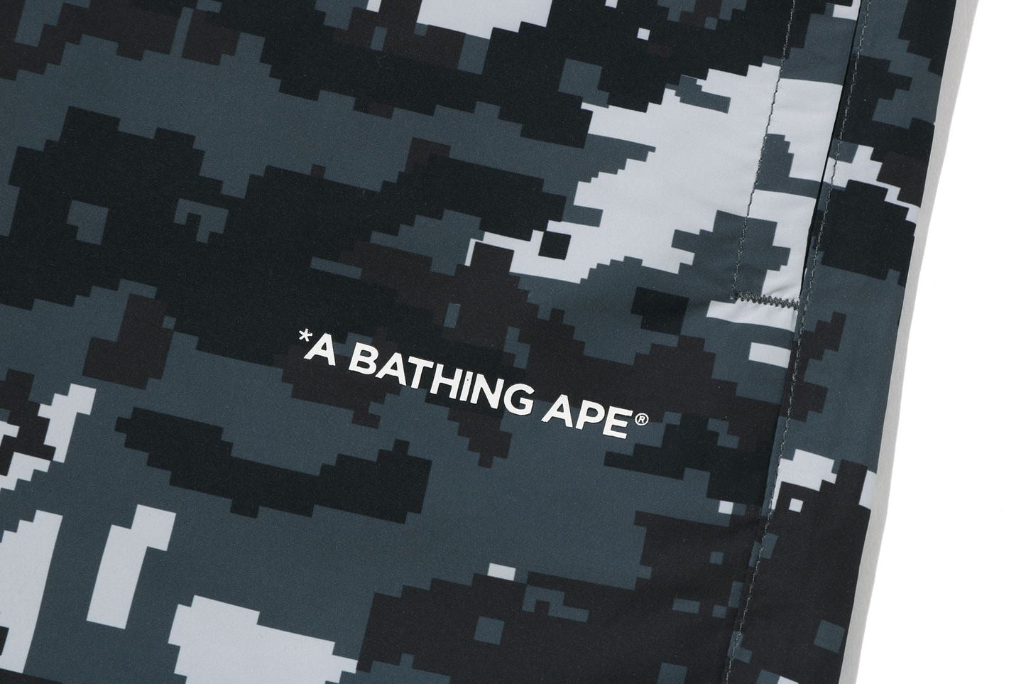 BAPE MULTI PIXEL CAMO 放鬆版海灘短褲