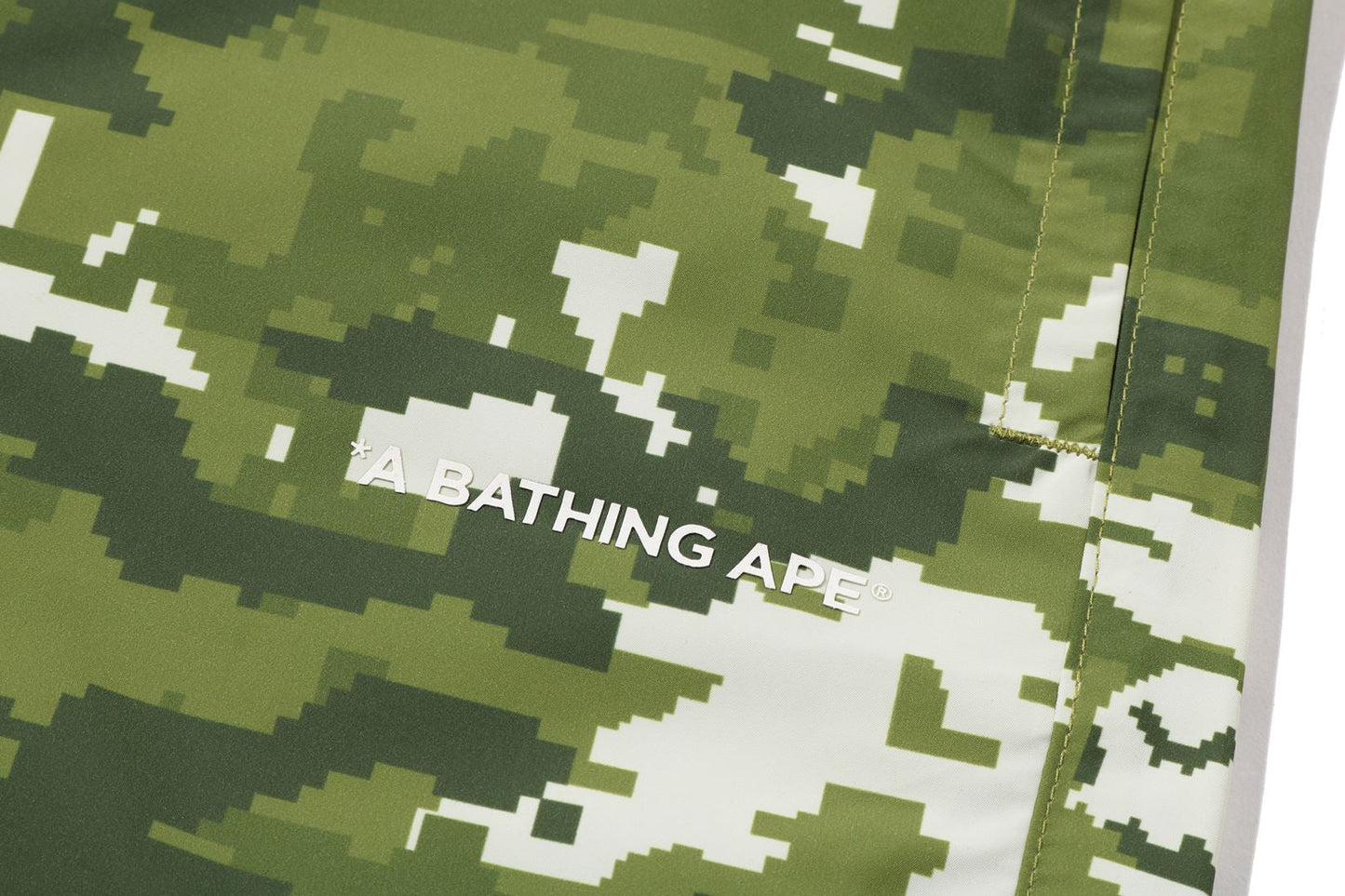 BAPE MULTI PIXEL CAMO 放鬆版海灘短褲