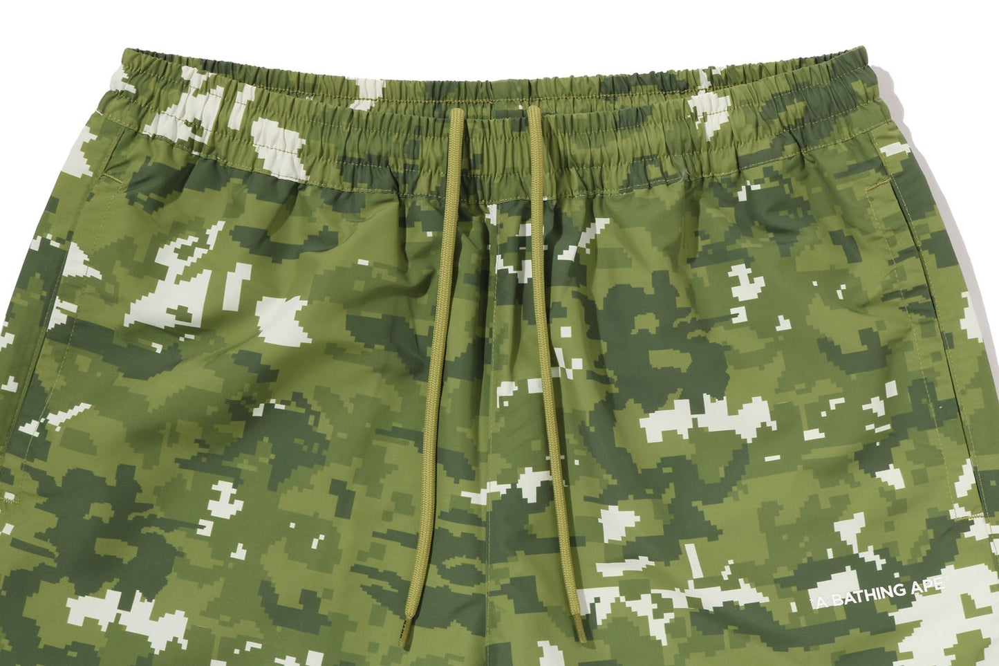 BAPE MULTI PIXEL CAMO 放鬆版海灘短褲