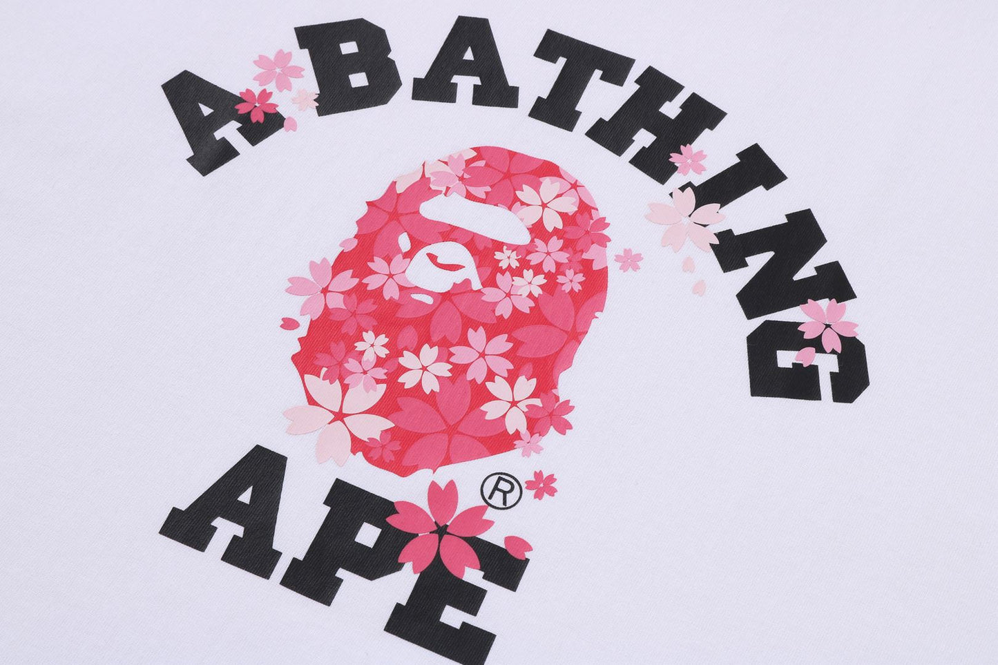 BAPE櫻花大學T恤