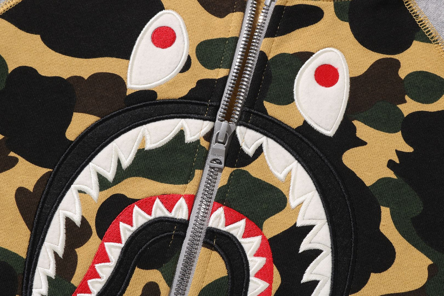 BAPE 1ST CAMO SHARK PATCH ZIP HOODIE