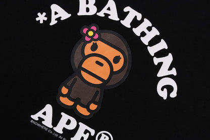 BAPE BABY LISA 大學短版T恤
