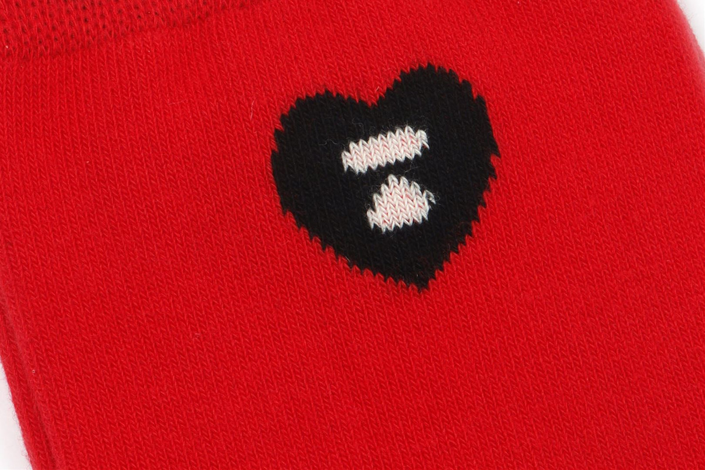 BAPE 心形刺繡徽章襪子