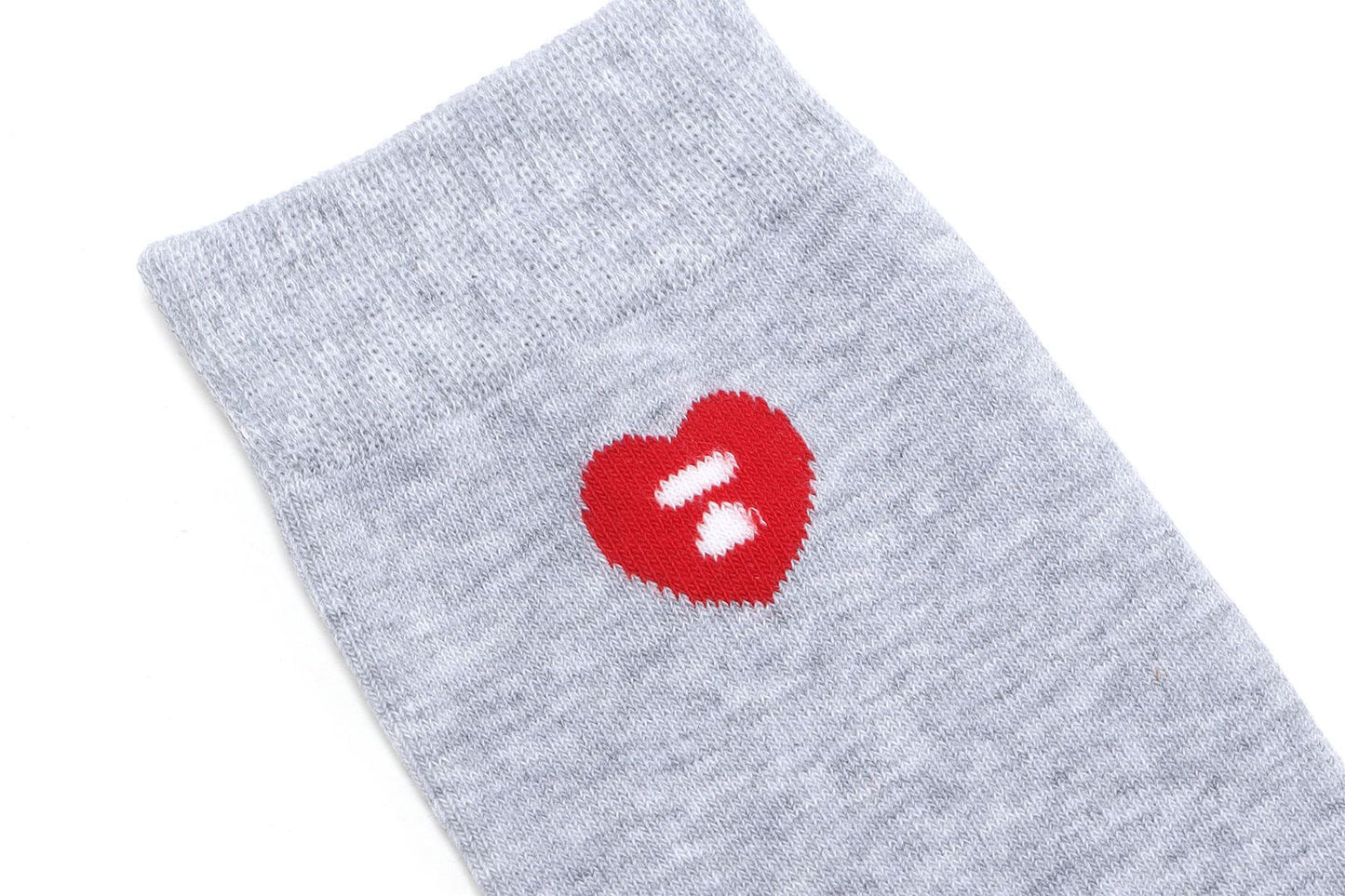BAPE 心形刺繡徽章襪子