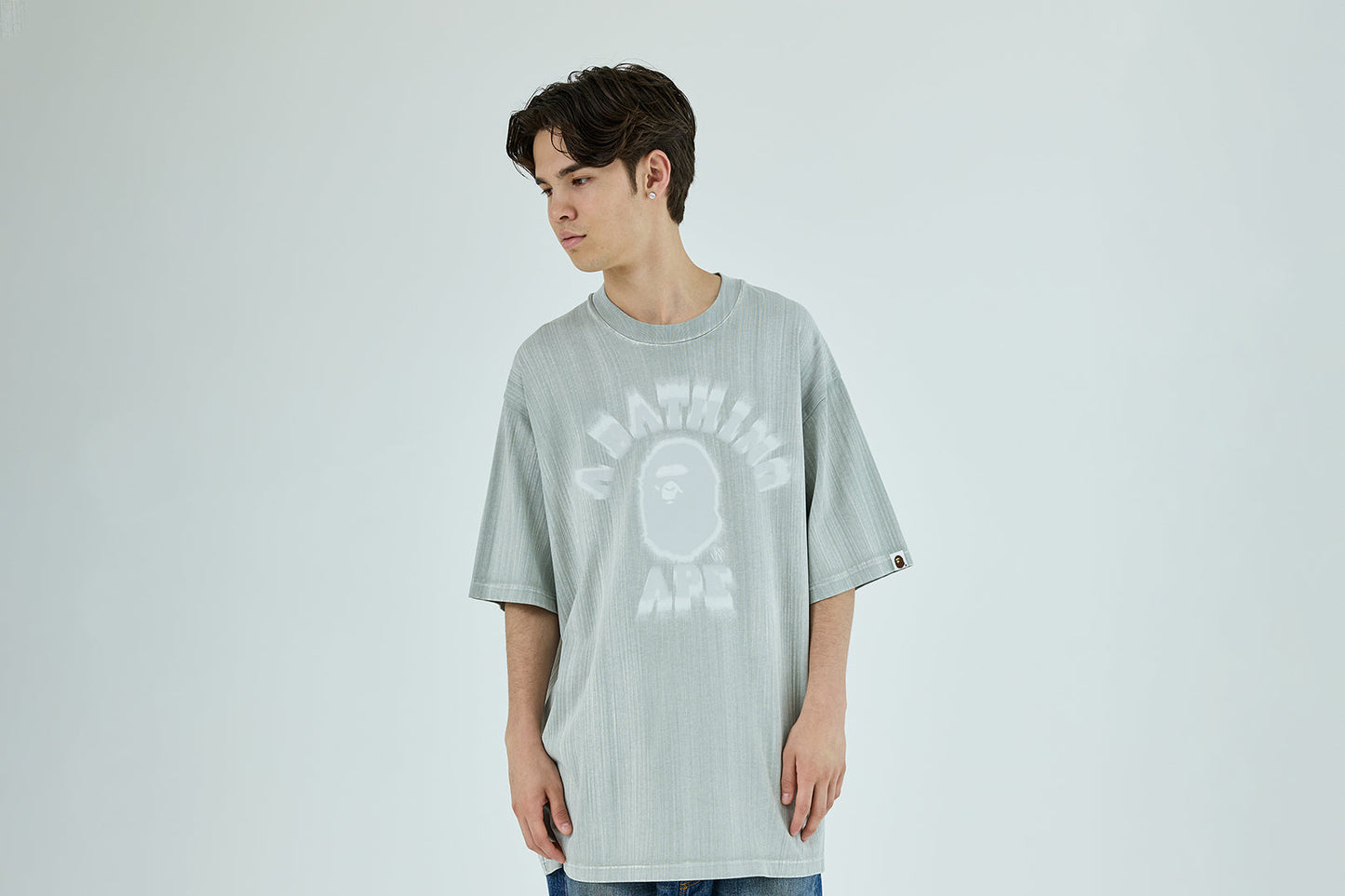 BAPE 大學刷印寬鬆版T恤