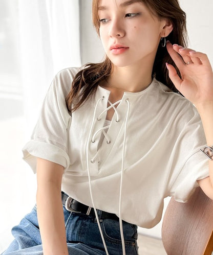 日本代購｜Java Java ヘンリーネック tシャツ 半袖 「JaVaジャバコラボ」胸元ひとくせ、抜け感ひとさじ。綿100％ バックロゴプリント 胸元レースアップオーバーサイズTシャツ(…【チャコール / M】｜ZOZOTOWN