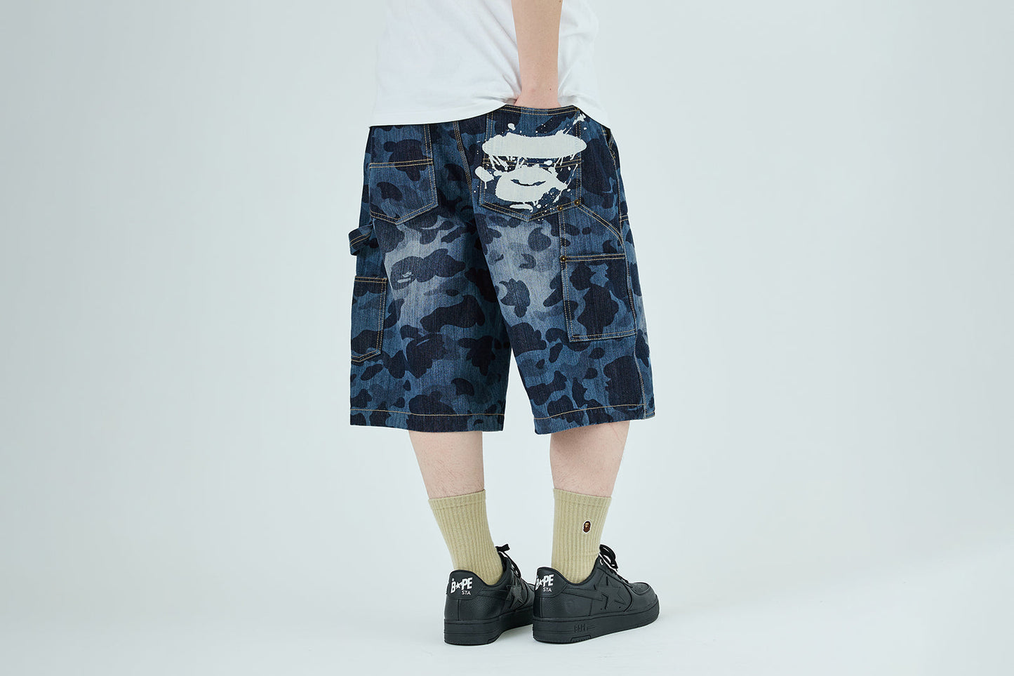 BAPE 1ST CAMO 雙膝 13 盎司 放鬆版牛仔短褲