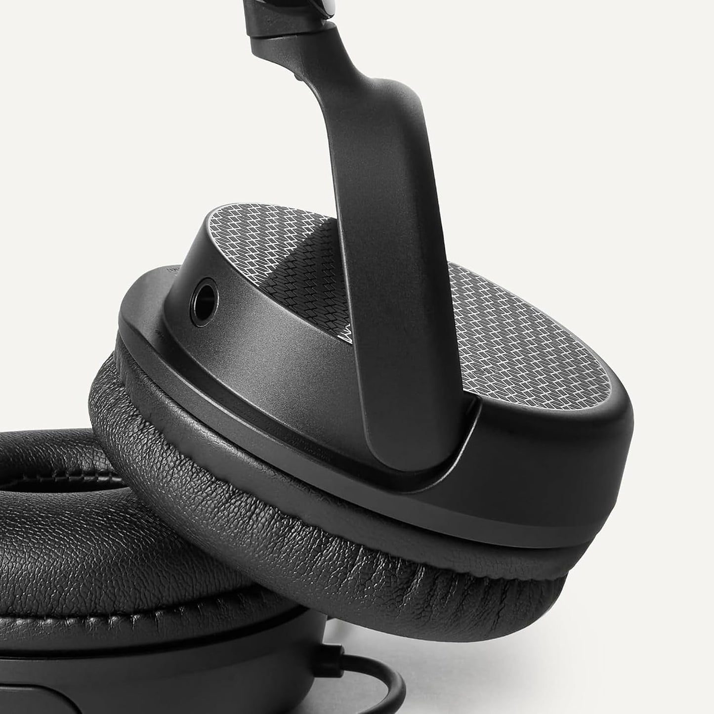 日本代購｜Amazonベーシック(Amazon Basics)のストアを表示 Amazonベーシック オンイヤー有線コンピューターヘッドセット 調節可能マイク付き 3.5mmポート/インラインコントロール付きUSB-Aポート 折りたたみ式 S/Mサイズ ブラック｜Amazon JP