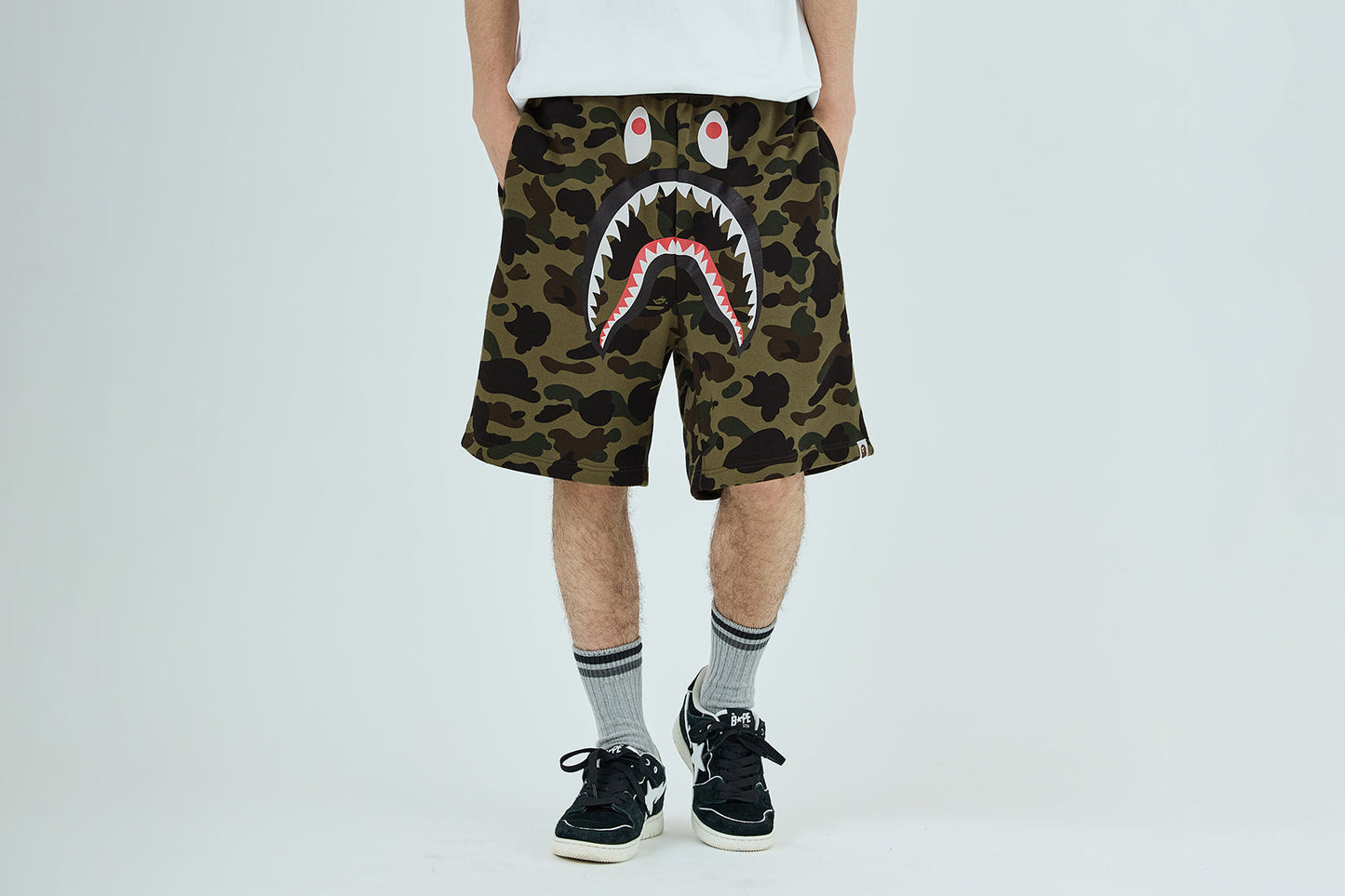 BAPE 1ST CAMO SHARK 短版運動褲