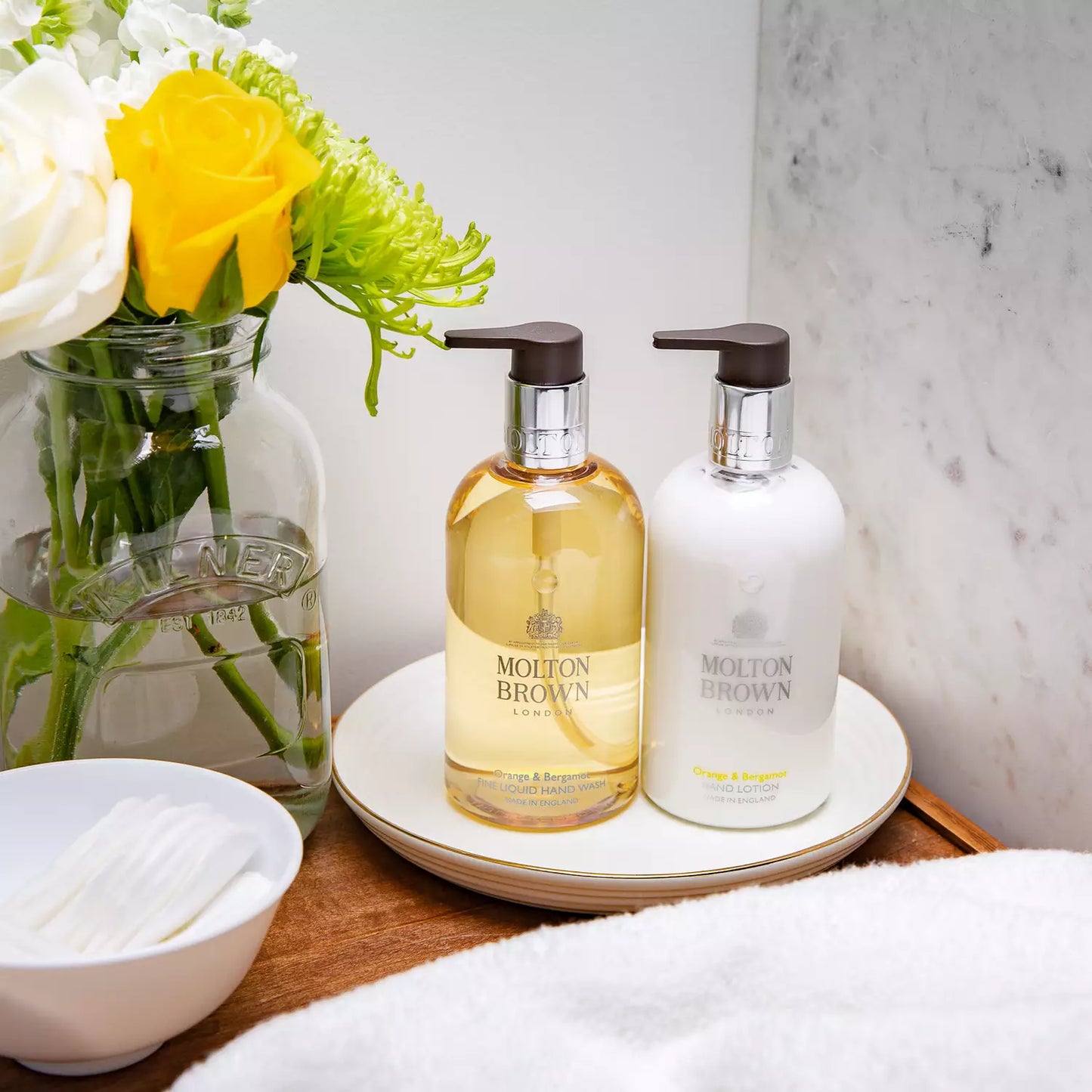 日本代購｜MOLTON BROWN 手部清潔液 - 橙香與佛手柑手部清潔液 300ml｜MOLTON BROWN