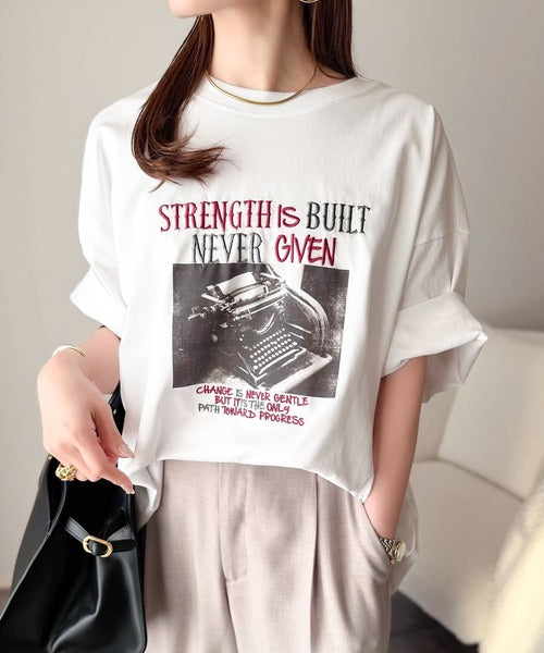 日本代購｜Java Java tシャツ 半袖 「JaVaジャバコラボ」「接触冷感機能付き」レトロムードに、少しのスパイスを。前後2wayタイプライタープリント刺繍ビッグTシャツ（半袖）【オフホワイト / M】｜ZOZOTOWN