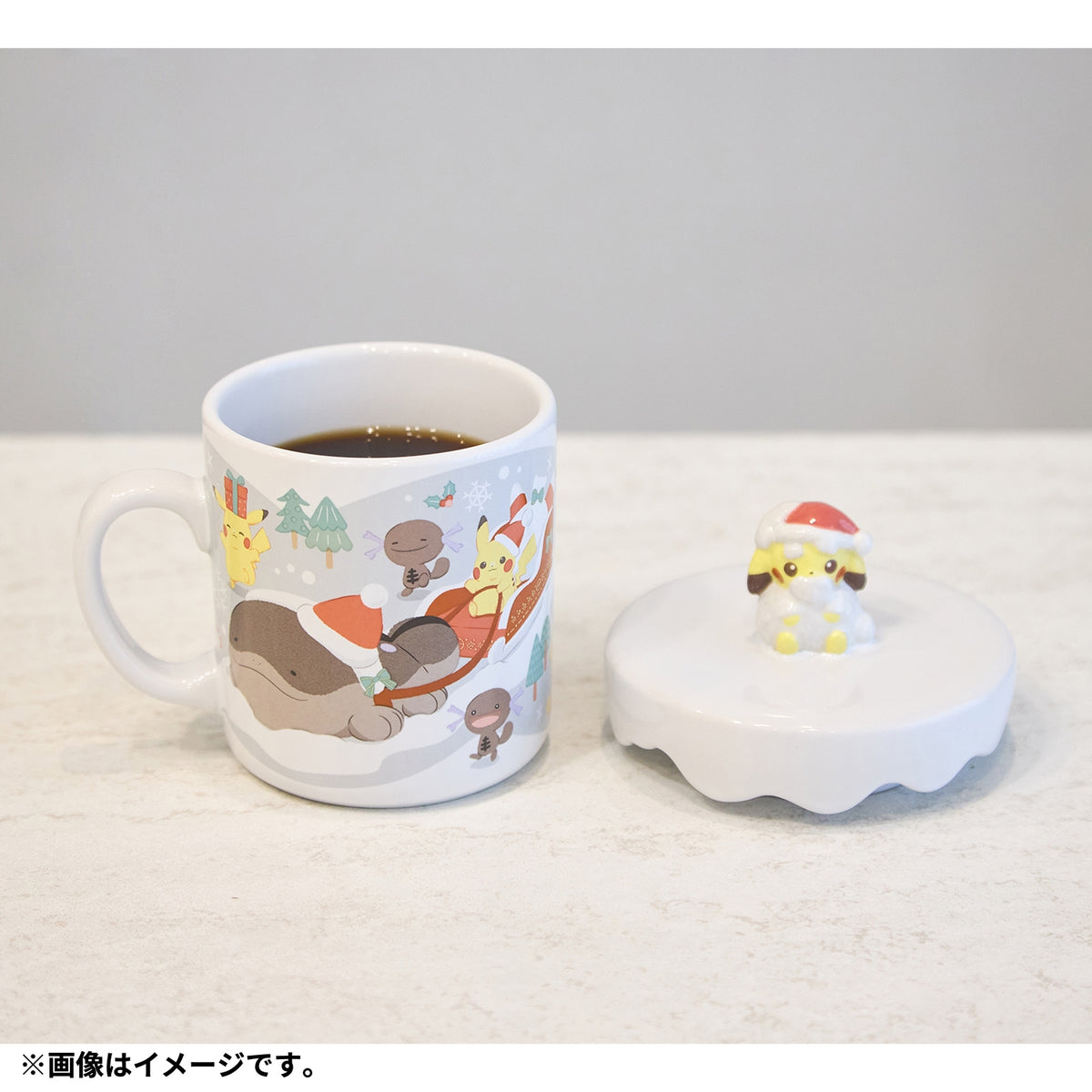 日本代購｜Pokémon Center 蓋付きマグカップ クリスマスじゅんびチュウ！コップ・マグカップ｜Pokémon Center