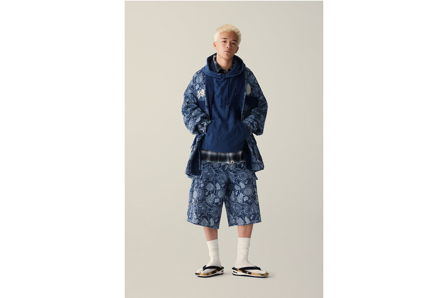 BAPE 日本靛藍藝術迷彩寬鬆版運動短褲