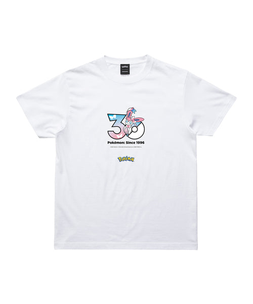 日本代購｜ZOZOSPOT 尼菲亞 T恤 - Pokemon 30周年 尼菲亞 半袖T恤｜ZOZOTOWN