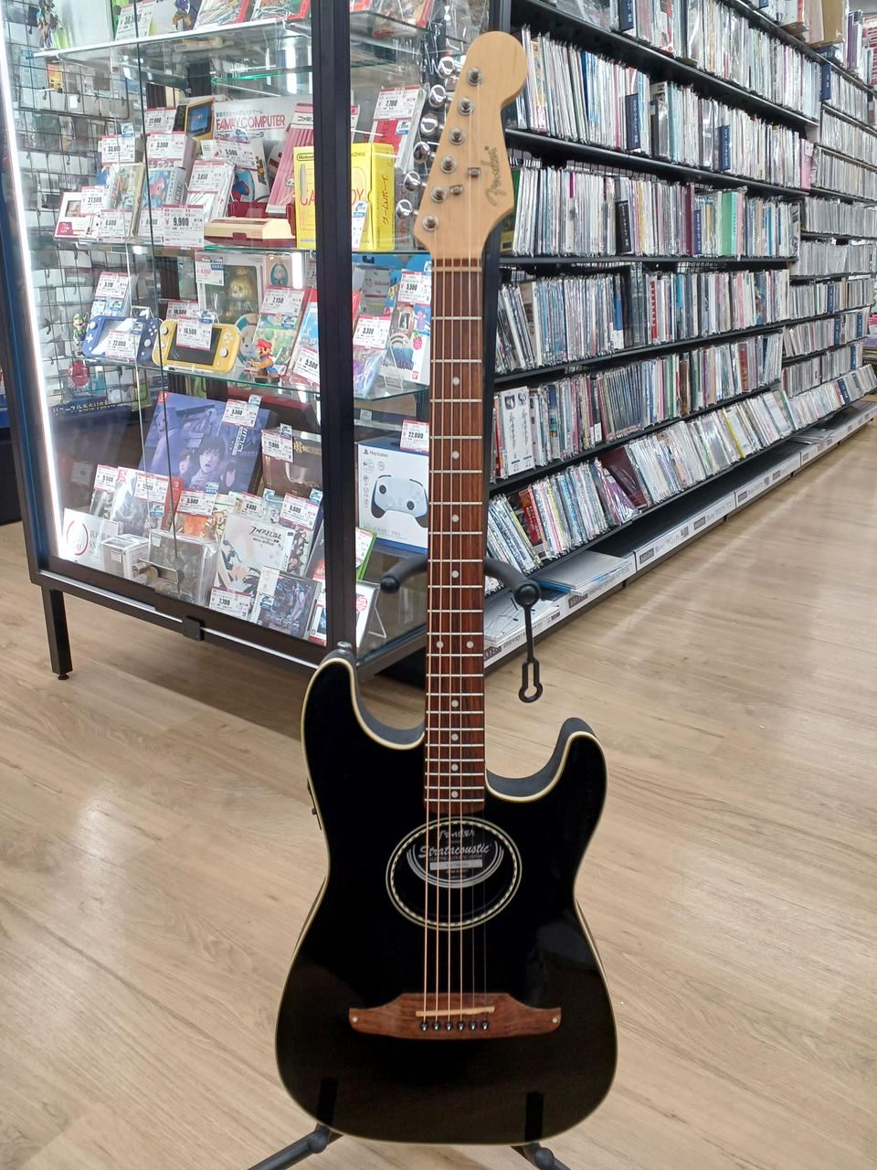 日本代購｜FENDER FENDER エレアコ STRATACOUSTIC｜FENDER