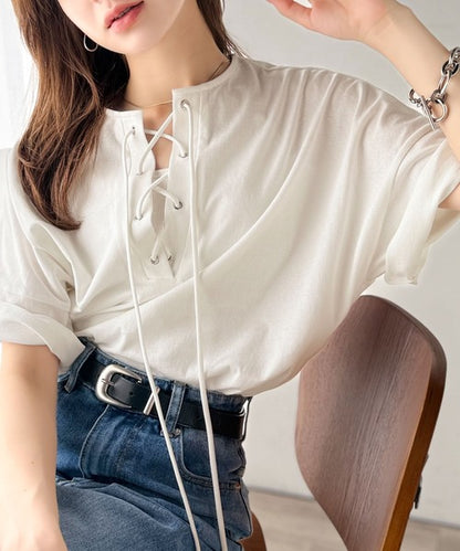 日本代購｜Java Java ヘンリーネック tシャツ 半袖 「JaVaジャバコラボ」胸元ひとくせ、抜け感ひとさじ。綿100％ バックロゴプリント 胸元レースアップオーバーサイズTシャツ(…【チャコール / M】｜ZOZOTOWN