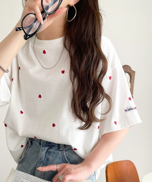 日本代購｜Java Java tシャツ 半袖 「JaVaジャバコラボ」カジュアルに、大人の“可愛い”をプラス。華奢見えミニハート刺繍Tシャツ（半袖） レディース【ホワイト×ブラック / L】｜ZOZOTOWN