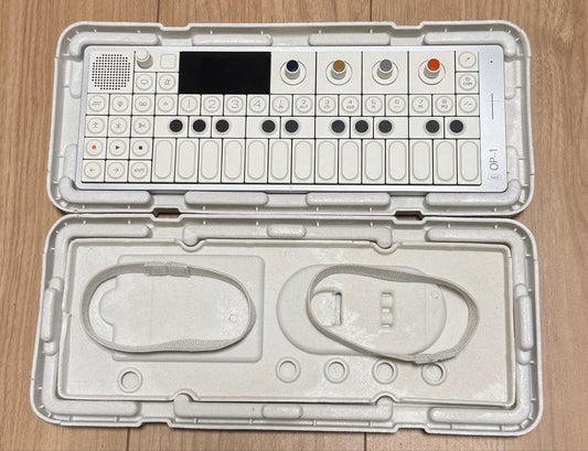 日本代購｜Teenage Engineering 合成器 - OP-1 field 合成器｜Mercari