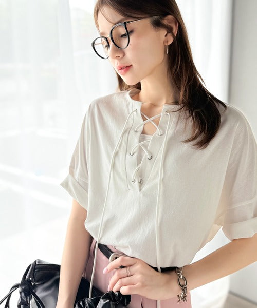日本代購｜Java Java ヘンリーネック tシャツ 半袖 「JaVaジャバコラボ」胸元ひとくせ、抜け感ひとさじ。綿100％ バックロゴプリント 胸元レースアップオーバーサイズTシャツ(…【チャコール / M】｜ZOZOTOWN