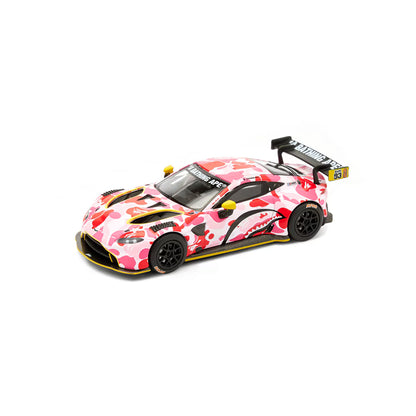 日本代購｜BAPE 模型車 - ® X ASTON MARTIN GT3 1/64 模型車 - 粉色｜1:64スケール