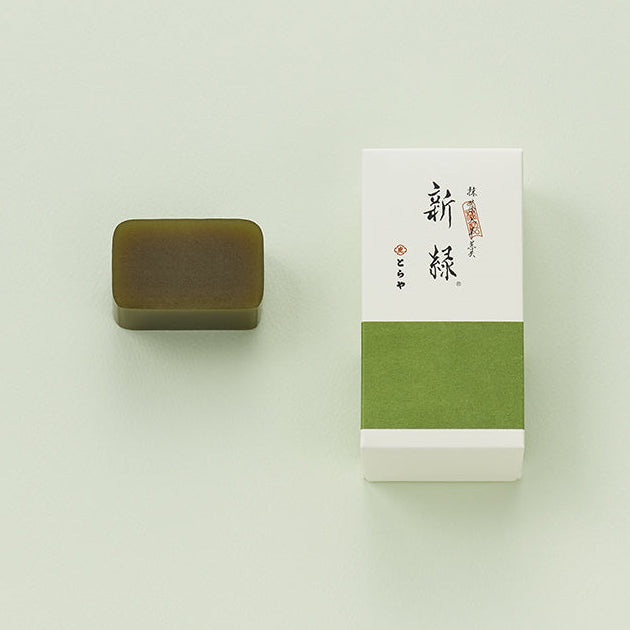 虎屋中形羊羹 新綠